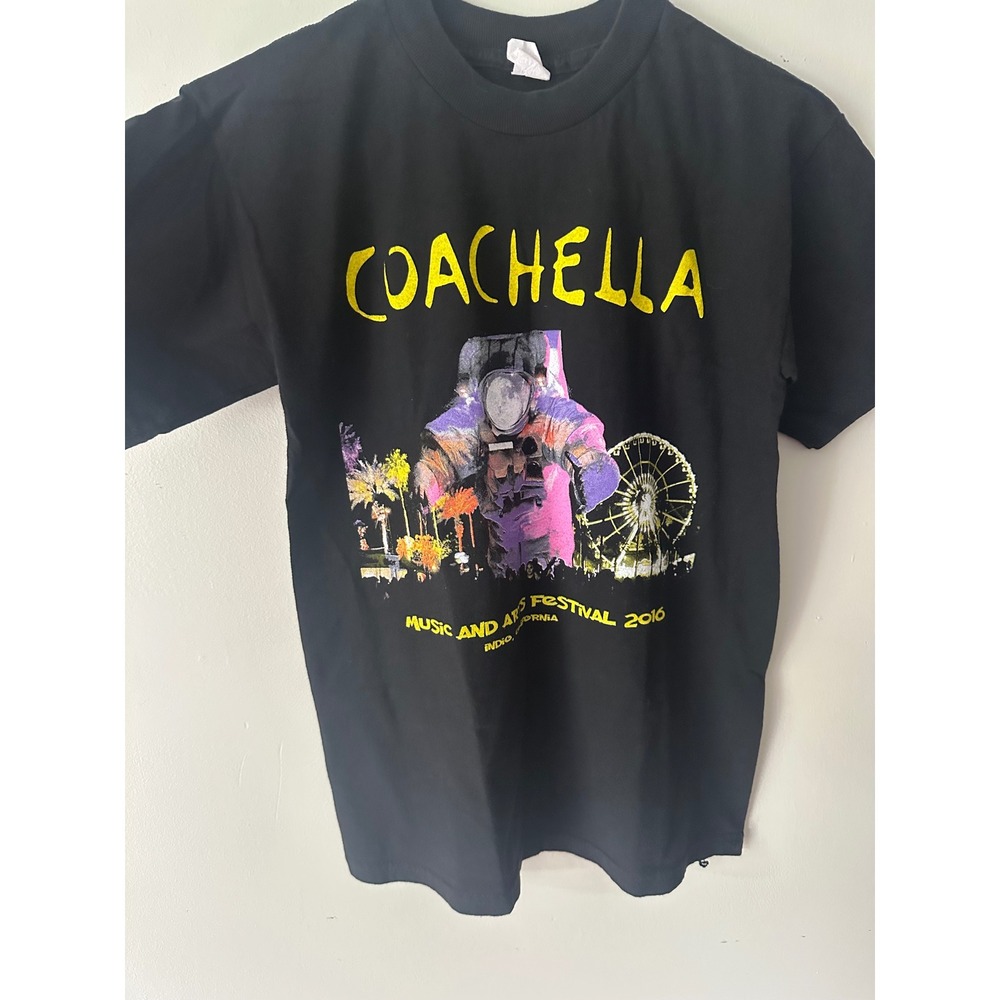 Coachella 2016 Astronaut Graphic Tee Black Youth Small Fits Women XS Small